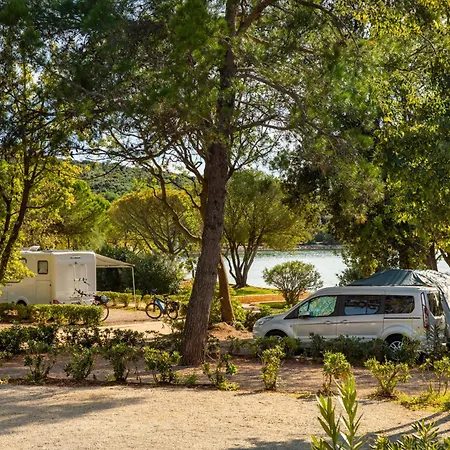 Maistra Vestar Pitches 5*